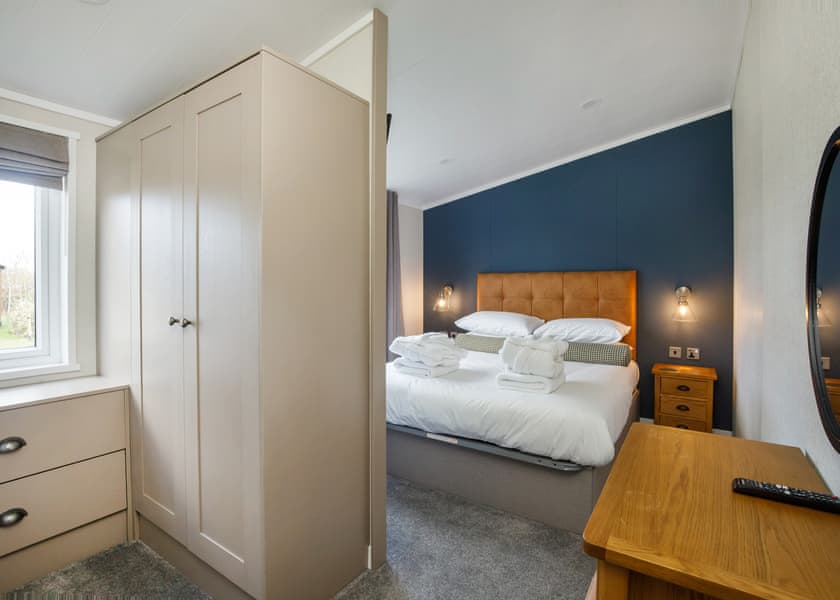 The WhiteswanHot Tub (Pet) - Yorkshire Spa Retreat, York