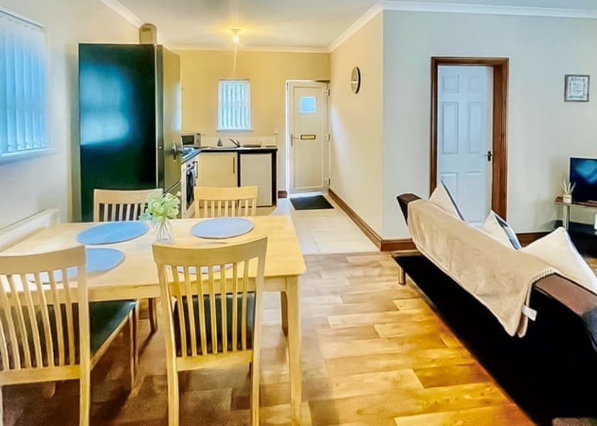 York Cottages - Vale of York Country Park, Strensall, near York