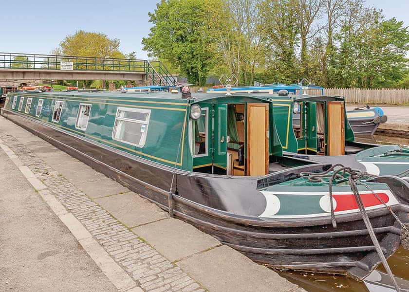 Boat Hire River Thames Wey Thames Wey Narrowboat Cruiser Rentals