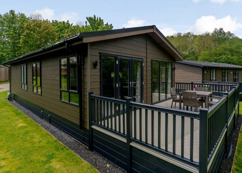 Pemberley Watersedge Lodge - Bath Mill Lodge Retreat - Lodges - Book ...