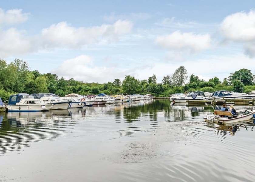 Bridge Broad Houseboats in Wroxham, Norfolk Hoseasons.co.uk
