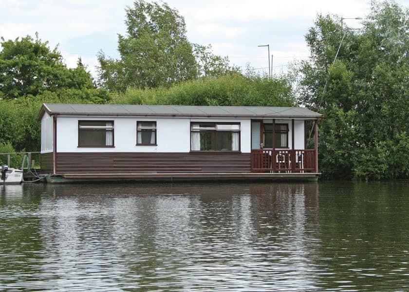 Harmony Houseboat from Bridge Broad Houseboats in Wroxham, Norfolk Hoseasons