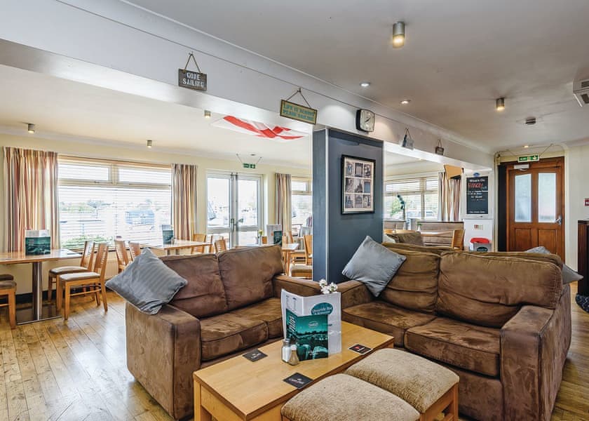 Broadlands Park & Marina in Oulton Broad Lodges Book Online Hoseasons