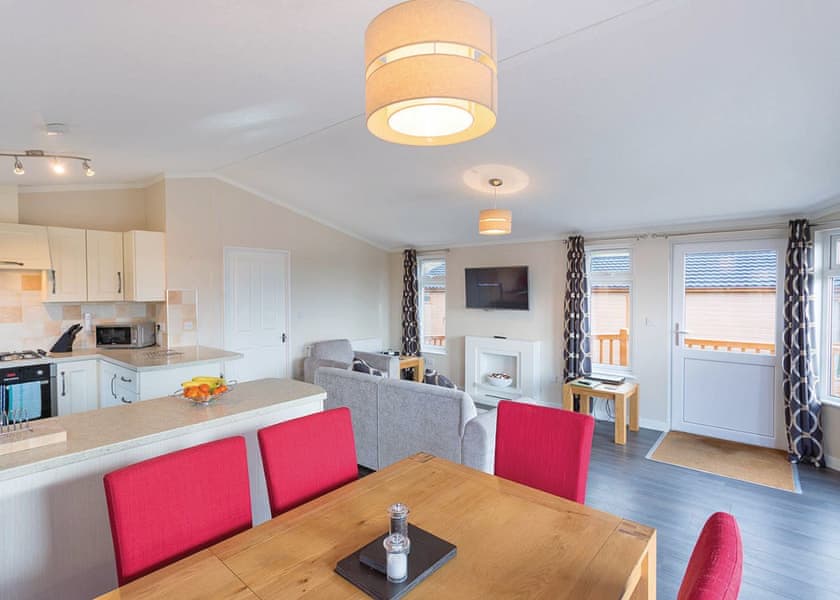 Cheddar Lodge Premier WF Cheddar Woods