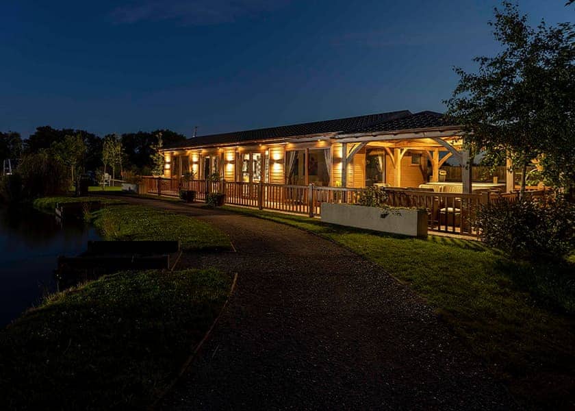 Caistor Lakes Lodges