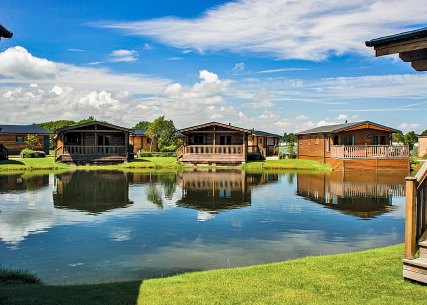Dacre Lakeside Park In Brandesburton Driffield Lodges Book
