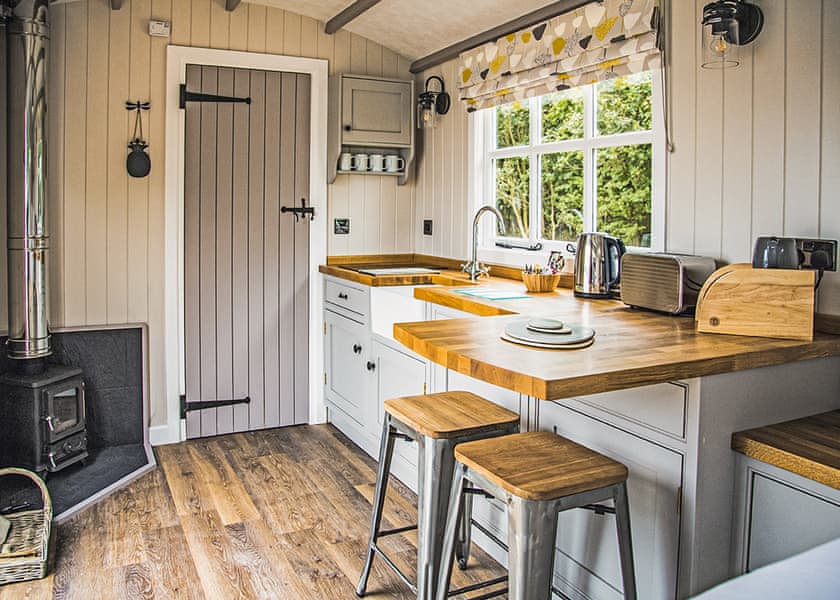 Shepherd S Hut Dacre Lakeside Park Lodges Book Online