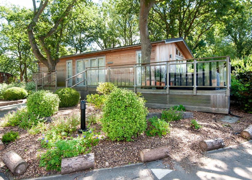 Edgeley Holiday Park in Albury, Guildford Lodges Book Online