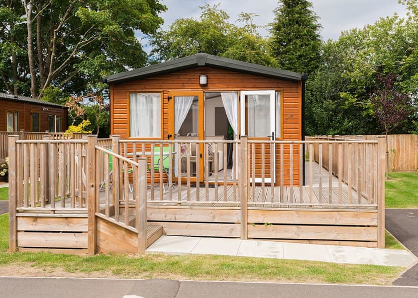 Edgeley Holiday Park in Albury, Guildford Lodges Book Online
