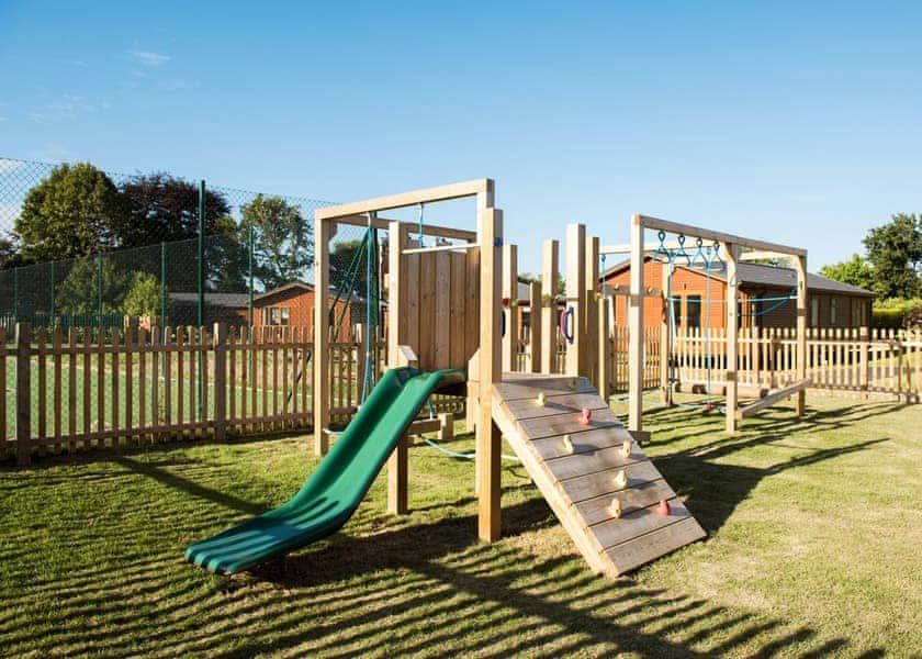 Edgeley Holiday Park in Albury, Guildford - Lodges - Book Online ...