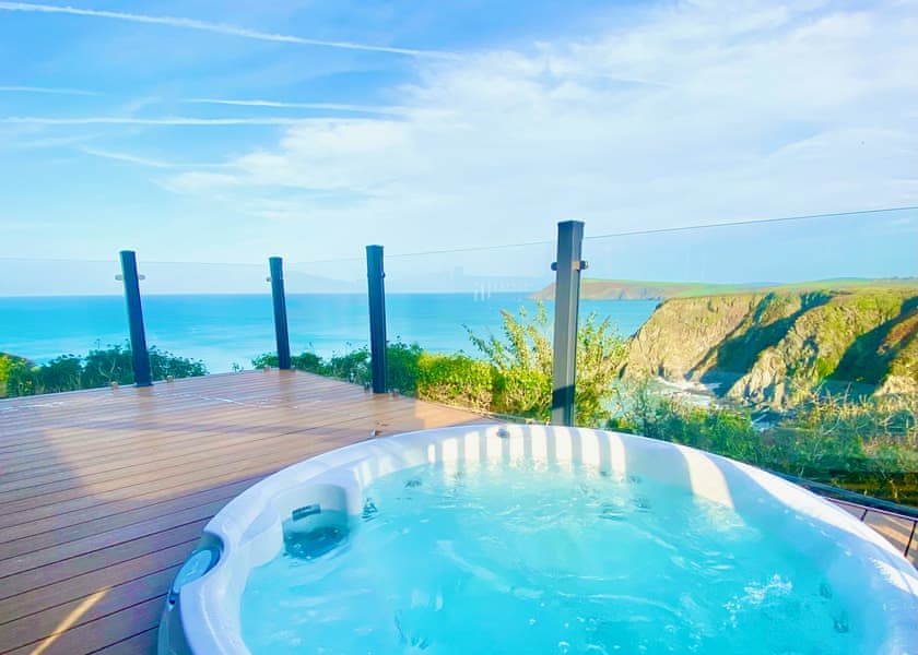 Superior 2 Bed Luxury Lodge Fishguard Bay Resort Lodges Book