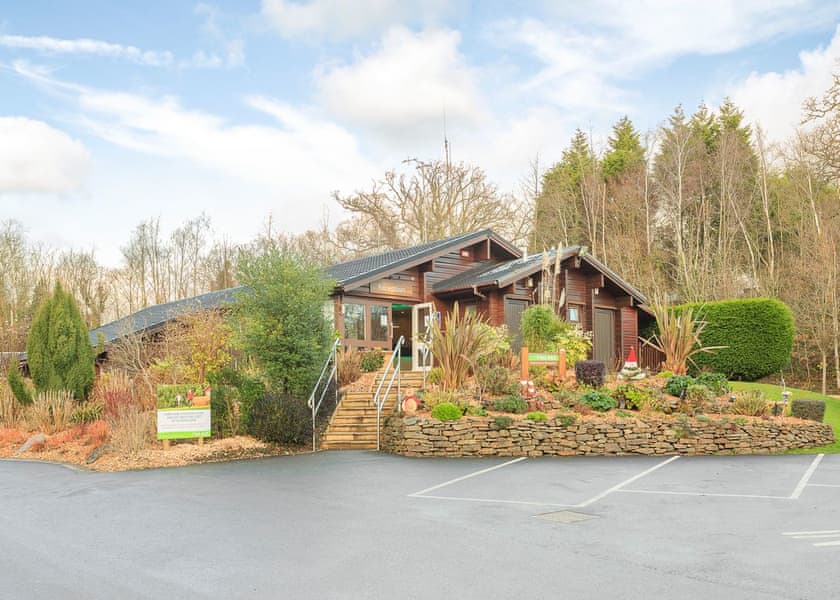 Finlake Holiday Resort in Chudleigh, Newton Abbot Lodges Book