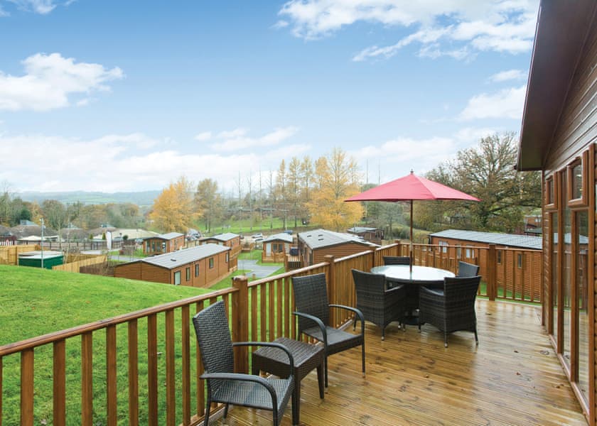 Comfort Lodge Hot Tub - Finlake Holiday Resort - Lodges - Book Online ...