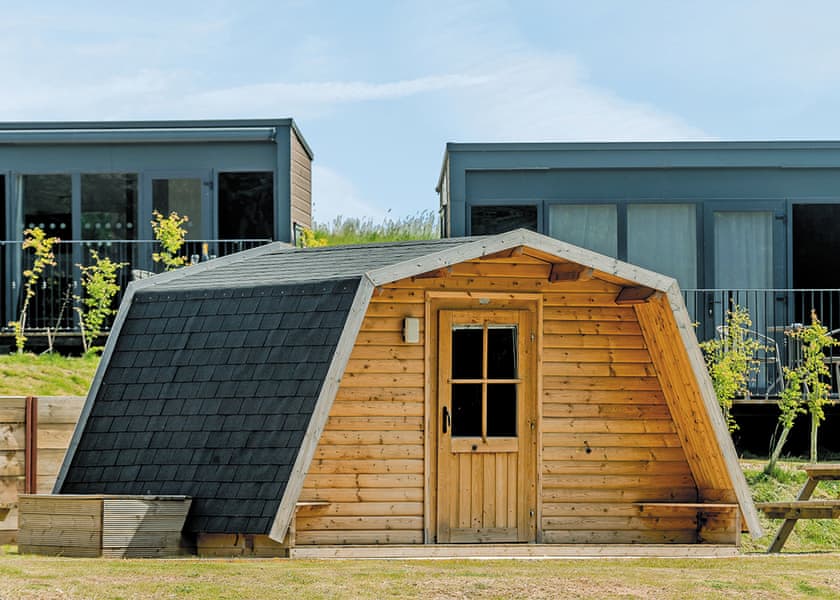 Lakeside Pod Haywood Oaks Golf And Country Club Lodges Book