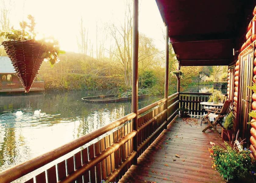 Herons Lake Retreat in Caerwys, Flintshire, North Wales Hoseasons