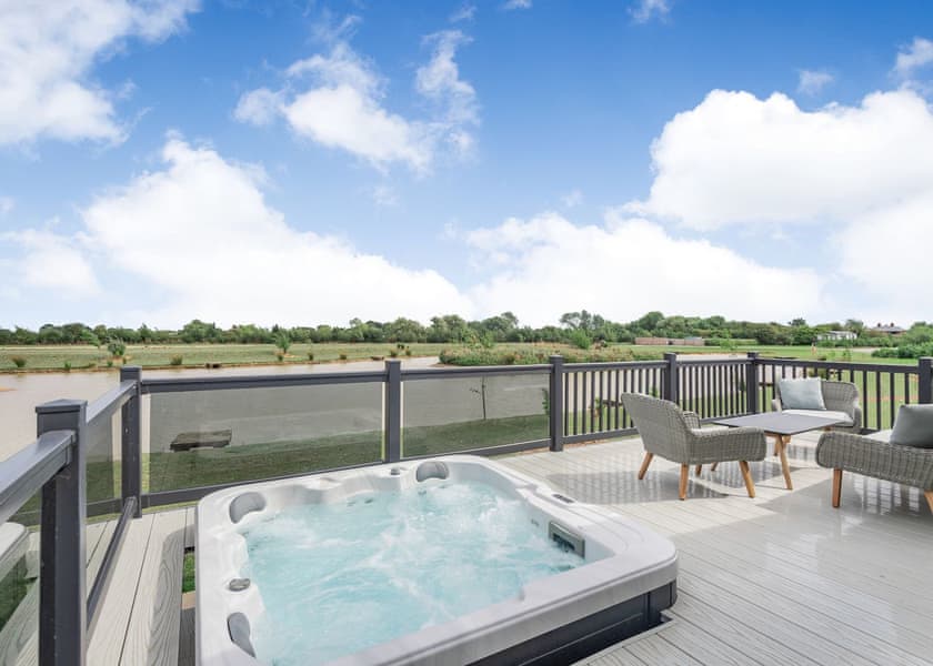 Home Farm Park Lakeside Retreat in Burgh le Marsh Lodges Book