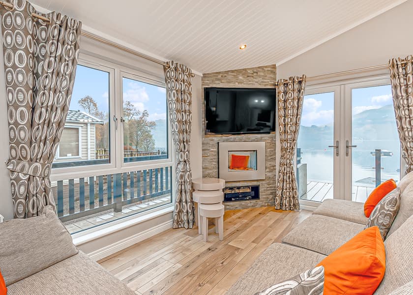 Waterside Lomond Royal 2 (ref LP16470) in Inveruglas, Argyll Hoseasons