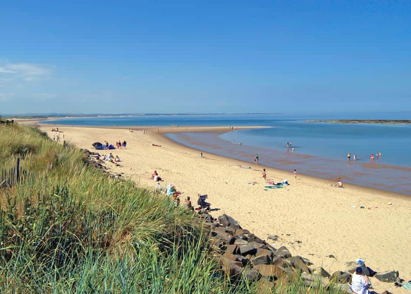 Coopers Beach in Mersea Island, Colchester - Lodges - Book Online ...