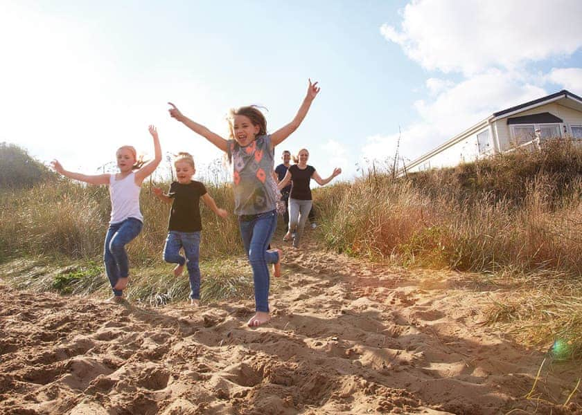 Kessingland Beach in Lowestoft – Holiday Parks - Book Online - Hoseasons