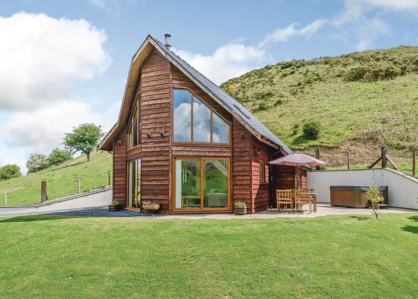 Slate House Lodges In Little London Nr Llandinam Powys Lodges