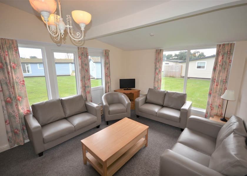 Classic 2 bedroom Chalet Hot Tub (Slps 4) in Silloth, North Lakes