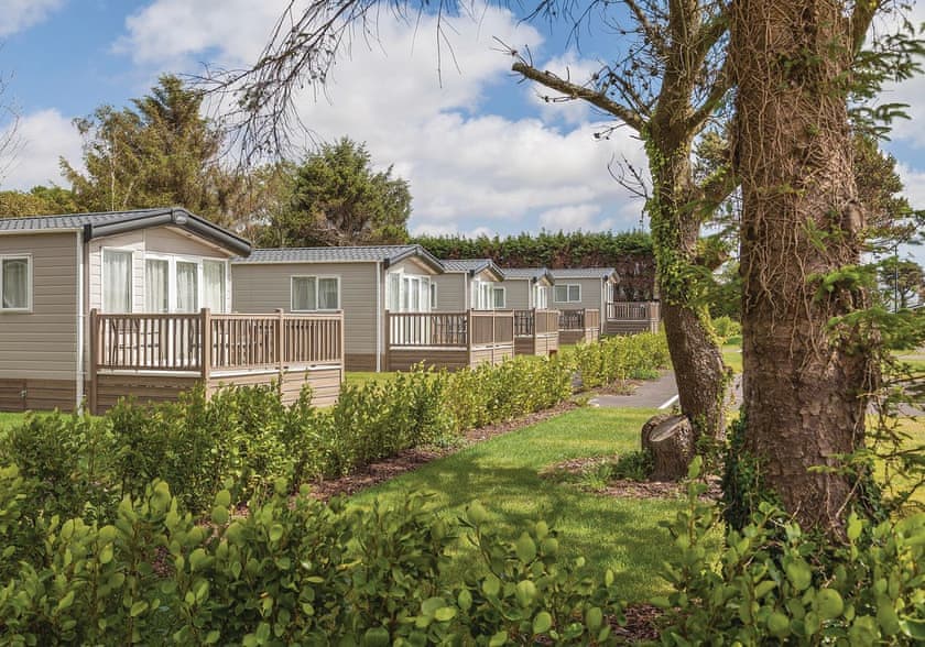 Piran Meadows Resort In Newquay Lodges Book Online Hoseasons