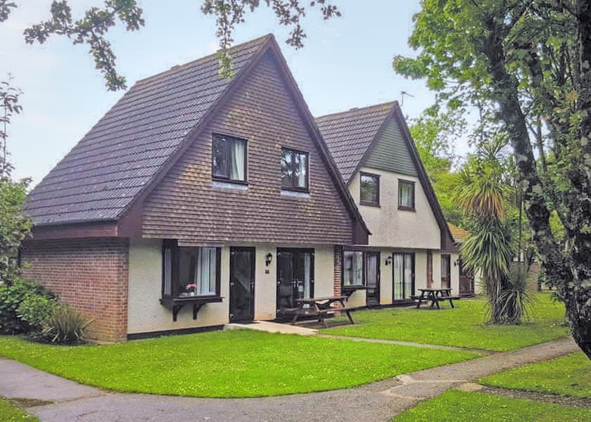 TM 4 Bed Gold House 9 Tolroy Manor Holiday Parks Book Online