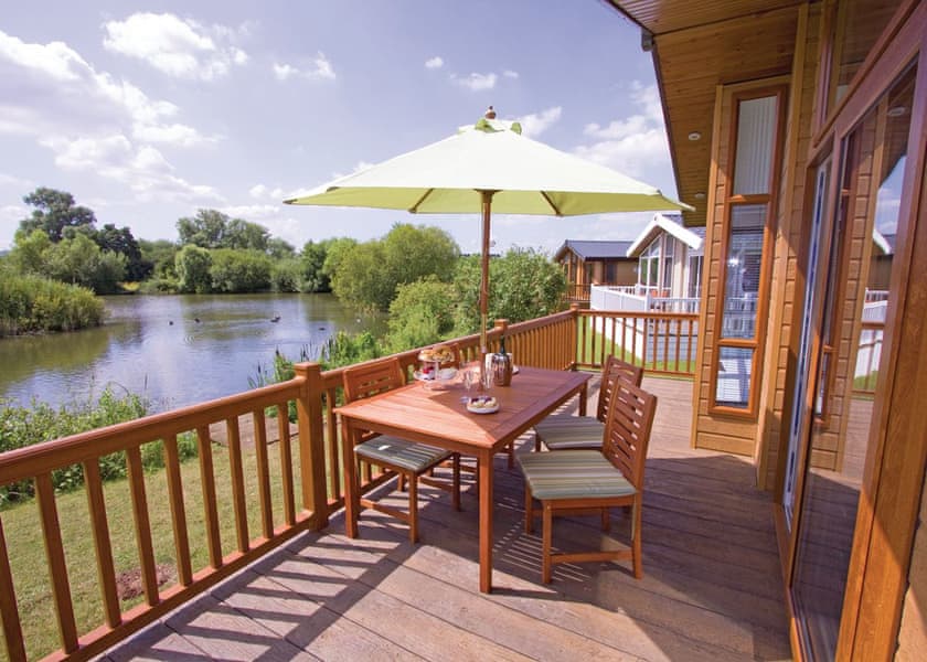 The Springs Lakeside Holiday Park in Pershore, Nr Worcester Lodges