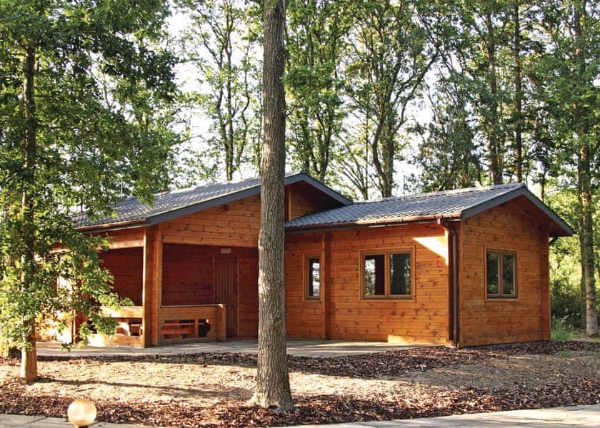 Woodland Park Lodges In Ellesmere Lodges Book Online Hoseasons