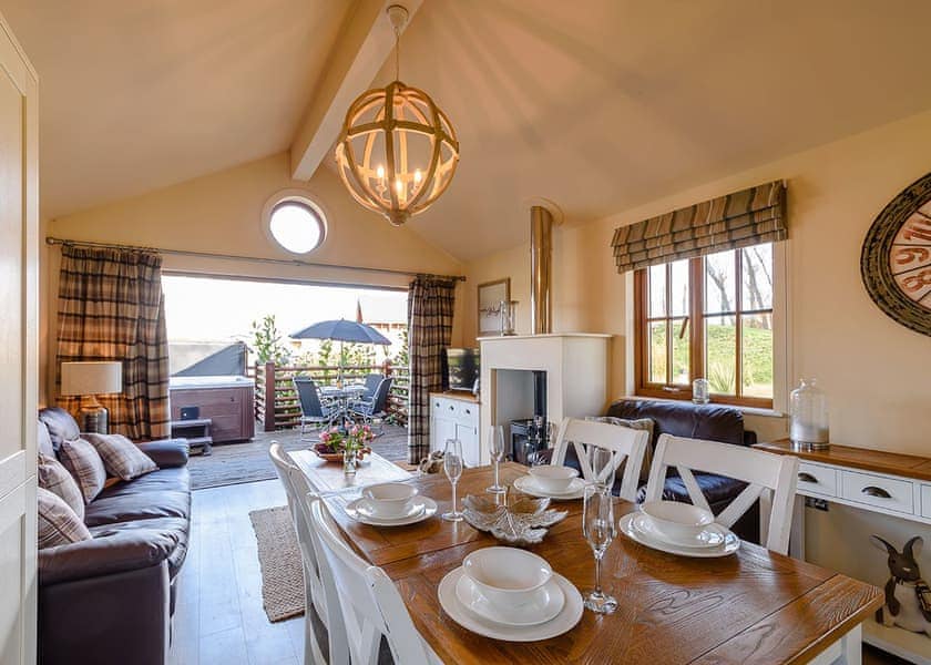 Prestige Lodge Pet - Willow Pastures Country Park - Lodges - Book ...