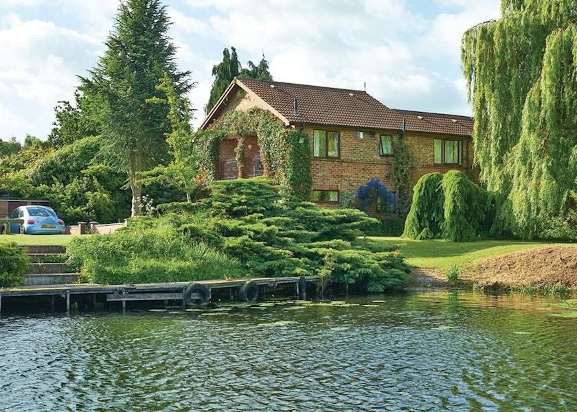 York Lakeside Lodges In York Lodges Book Online Hoseasons